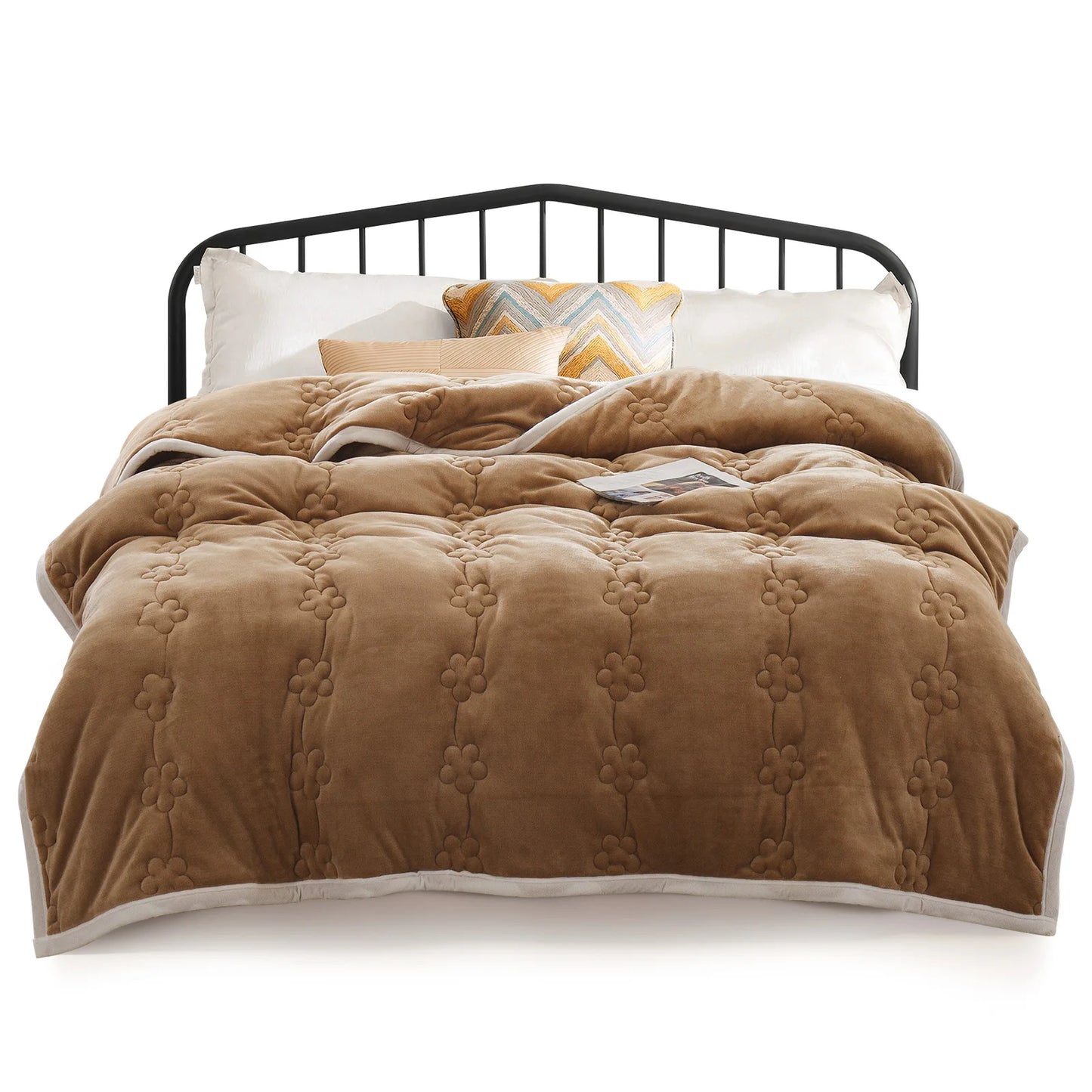 Coral Fleece Autumn Winter Warm Blankets for Bed 3 Layers Thicken Flannel Blanket Quilt Soft Comfortable Warmth Quilts Washable