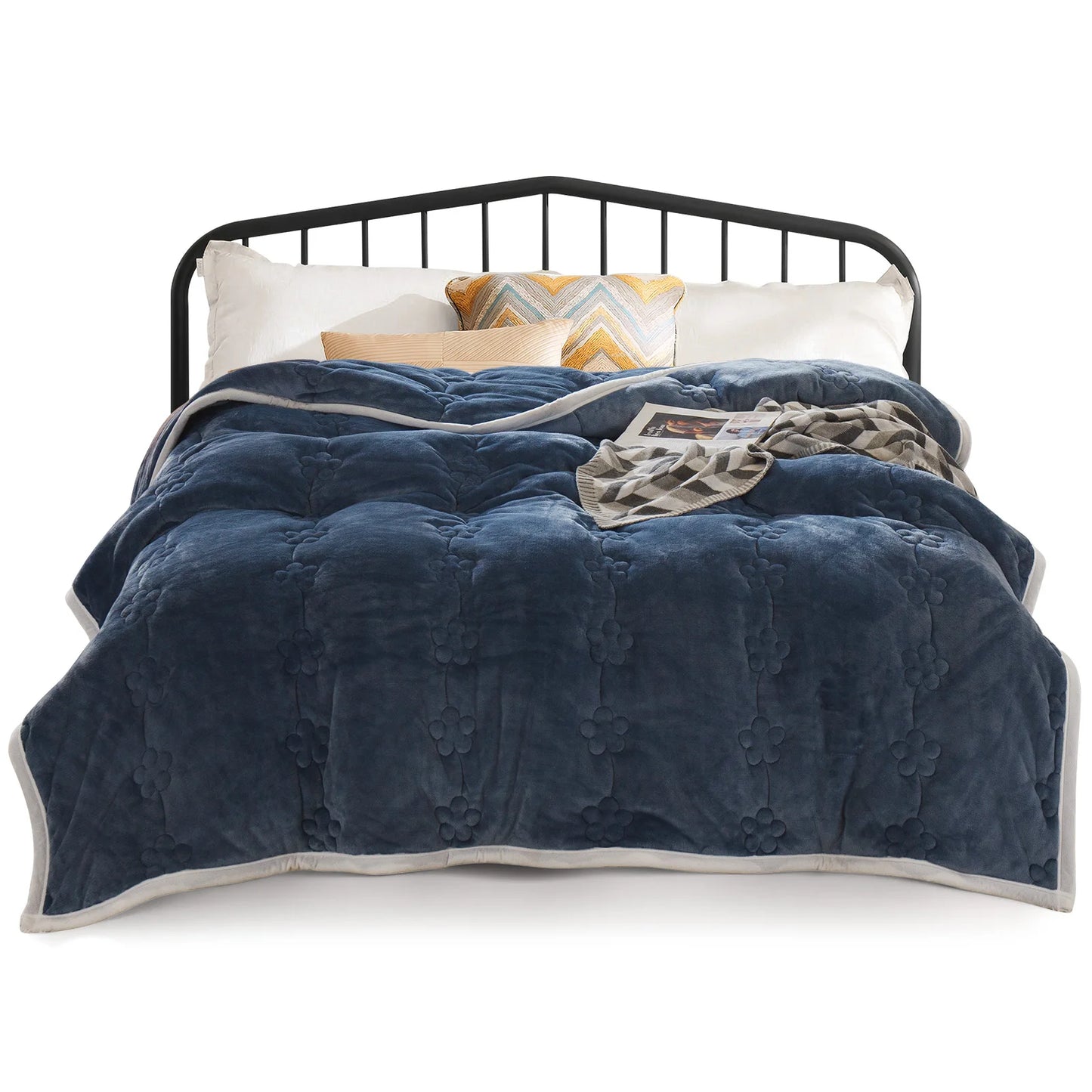 Coral Fleece Autumn Winter Warm Blankets for Bed 3 Layers Thicken Flannel Blanket Quilt Soft Comfortable Warmth Quilts Washable